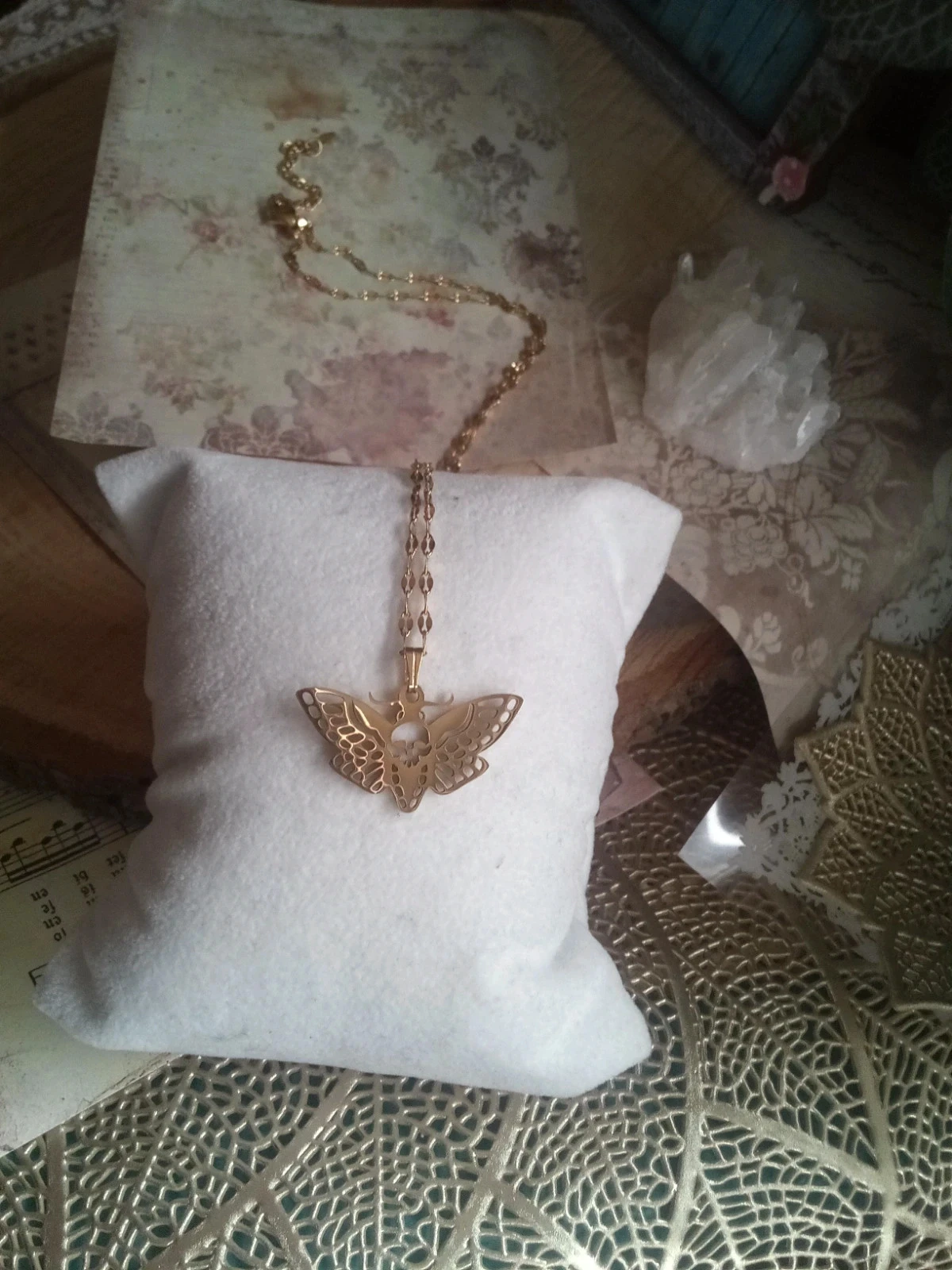 Goudkleurige sphinx-nachtvlinder ketting – photo 3